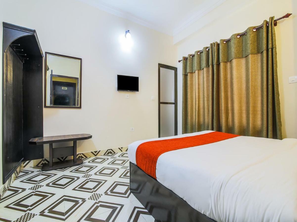 Oyo 315 Aadarsha Inn Rummindei Bagian luar foto