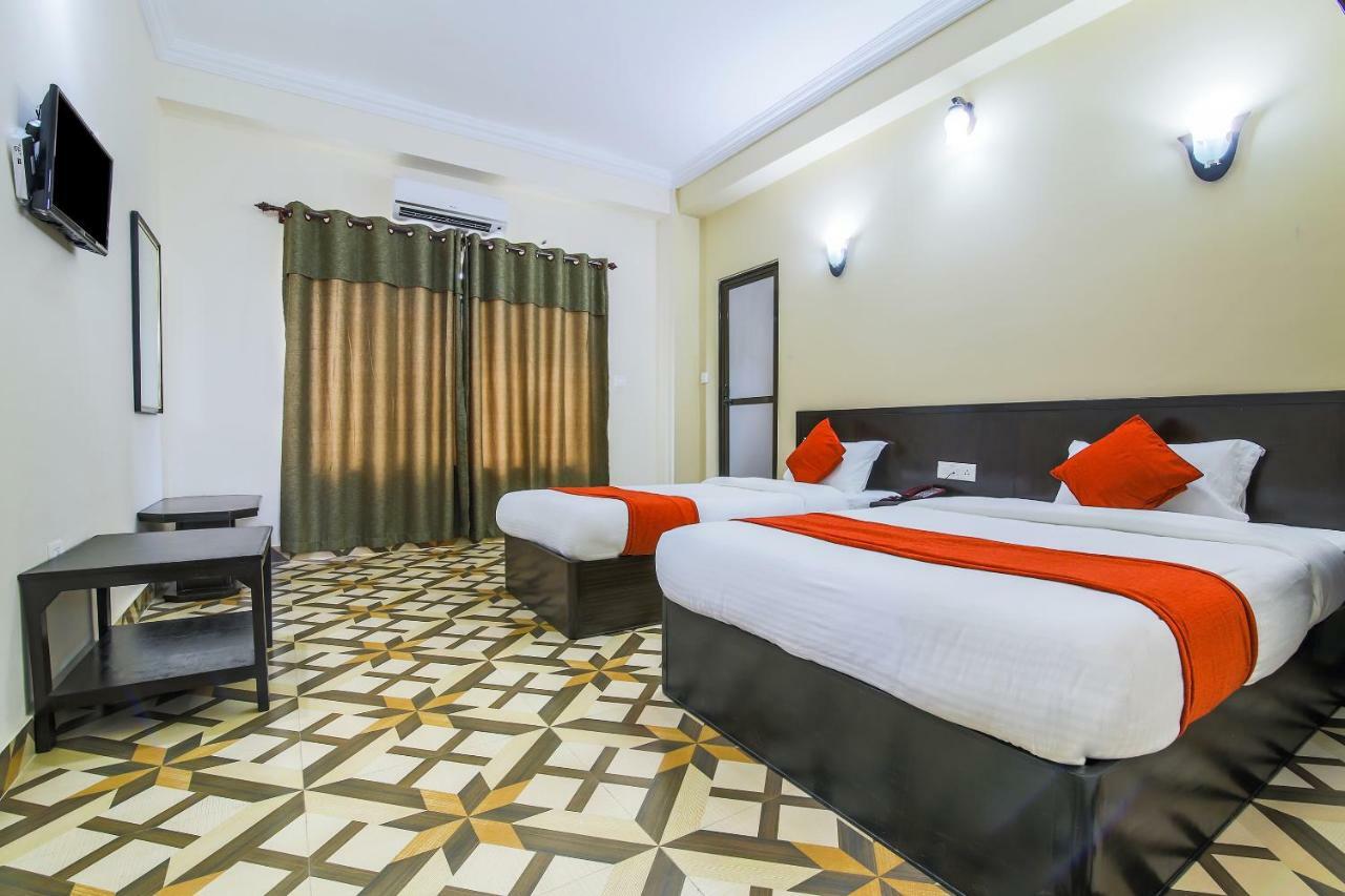 Oyo 315 Aadarsha Inn Rummindei Bagian luar foto